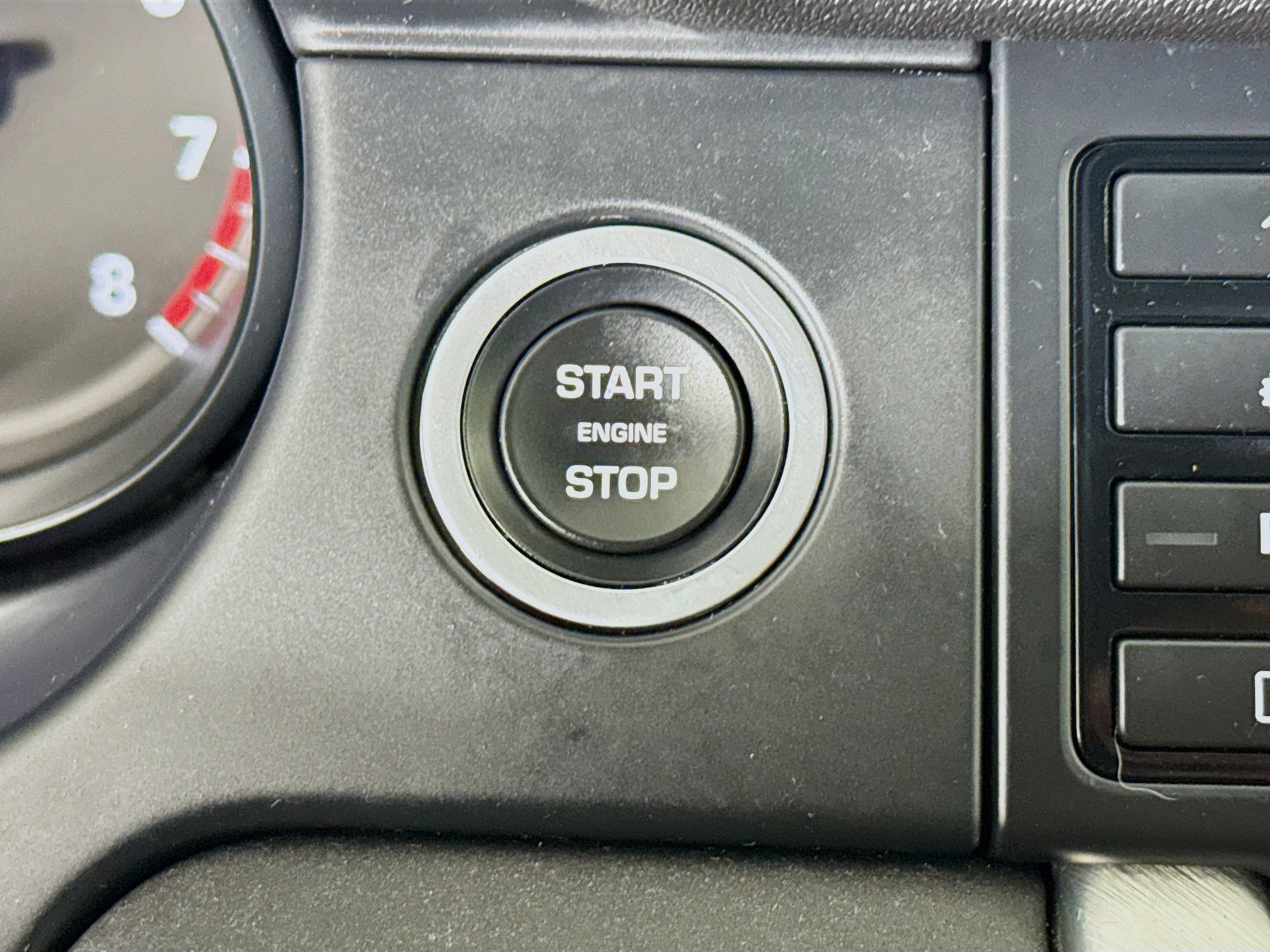 Used 2018 Land Rover Discovery Sport HSE image 20