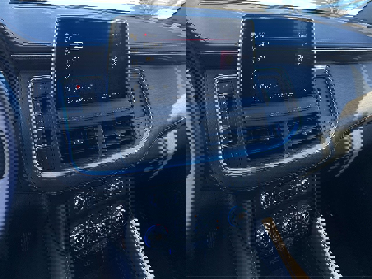 Used 2024 GMC Yukon AT4 w/ AT4 Premium Plus Package image 16