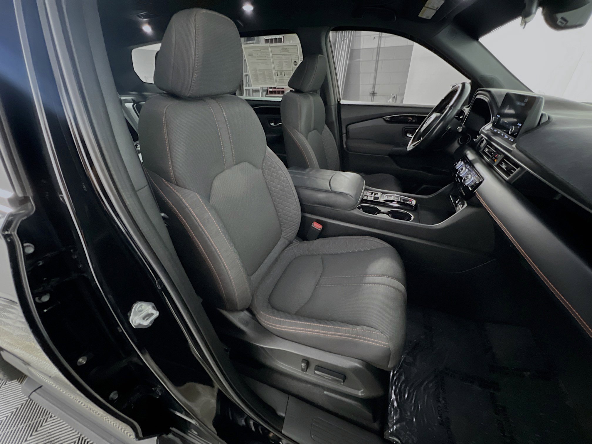 Used 2023 Honda Pilot Sport image 31