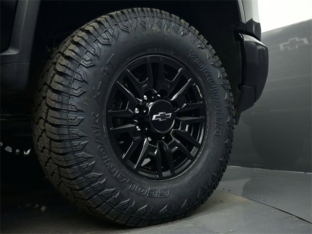 Used 2024 Chevrolet Silverado 2500 ZR2 w/ Technology Package image 38