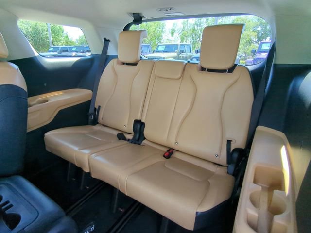 Used 2024 Kia Carnival LX image 15