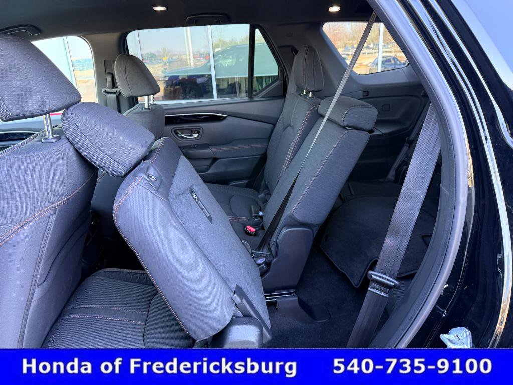 Certified 2025 Honda Pilot Sport image 25