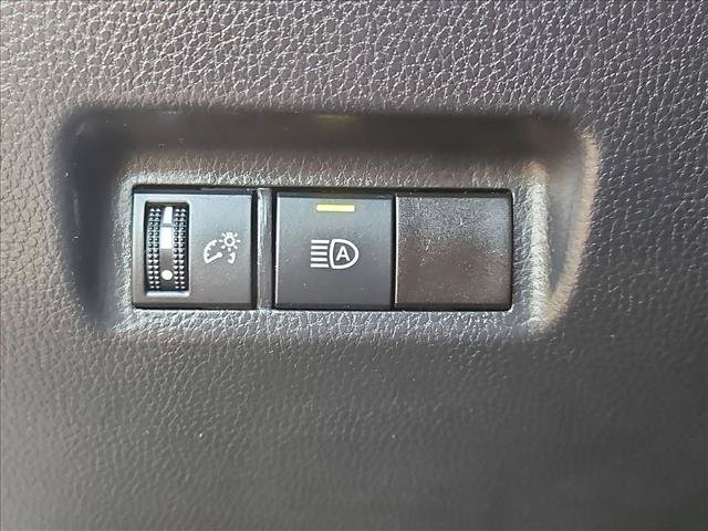 Used 2025 Toyota RAV4 LE AWD/4WD image 16