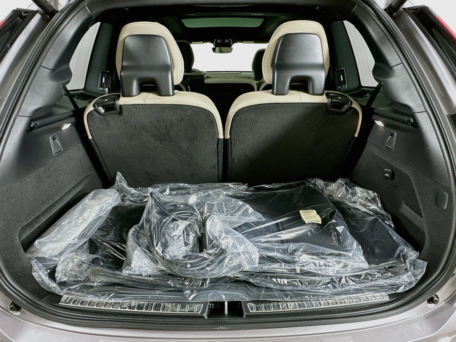 New 2026 Volvo XC90 T8 Plus w/ Protection Package AWD/4WD image 38