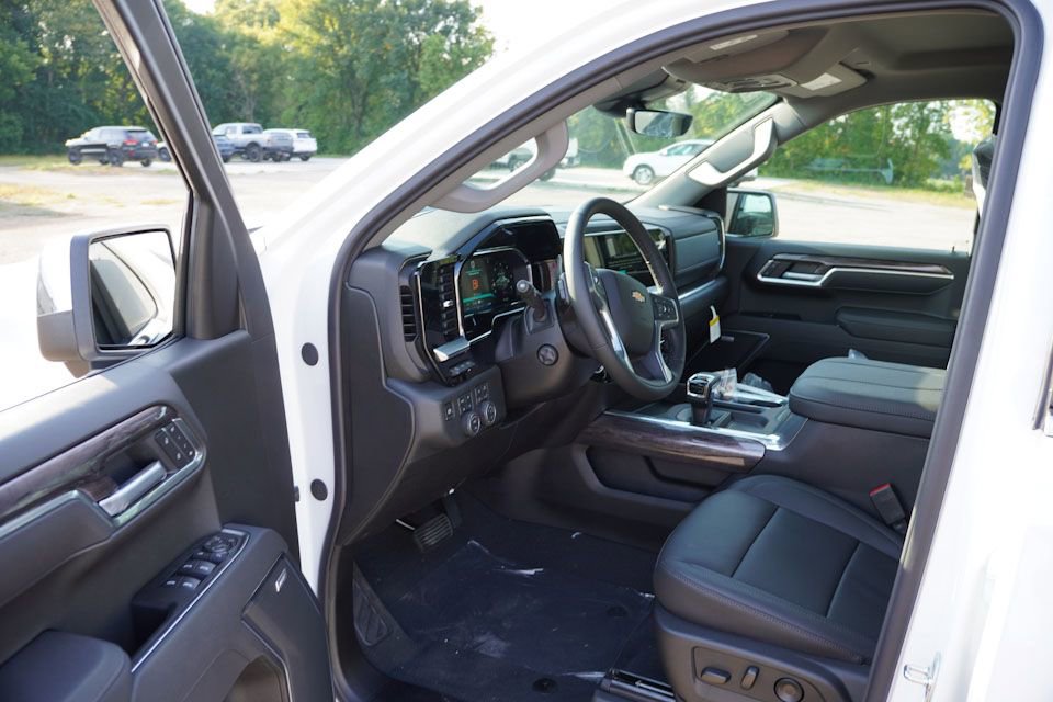 New 2026 Chevrolet Silverado 1500 LTZ w/ Technology Package image 10