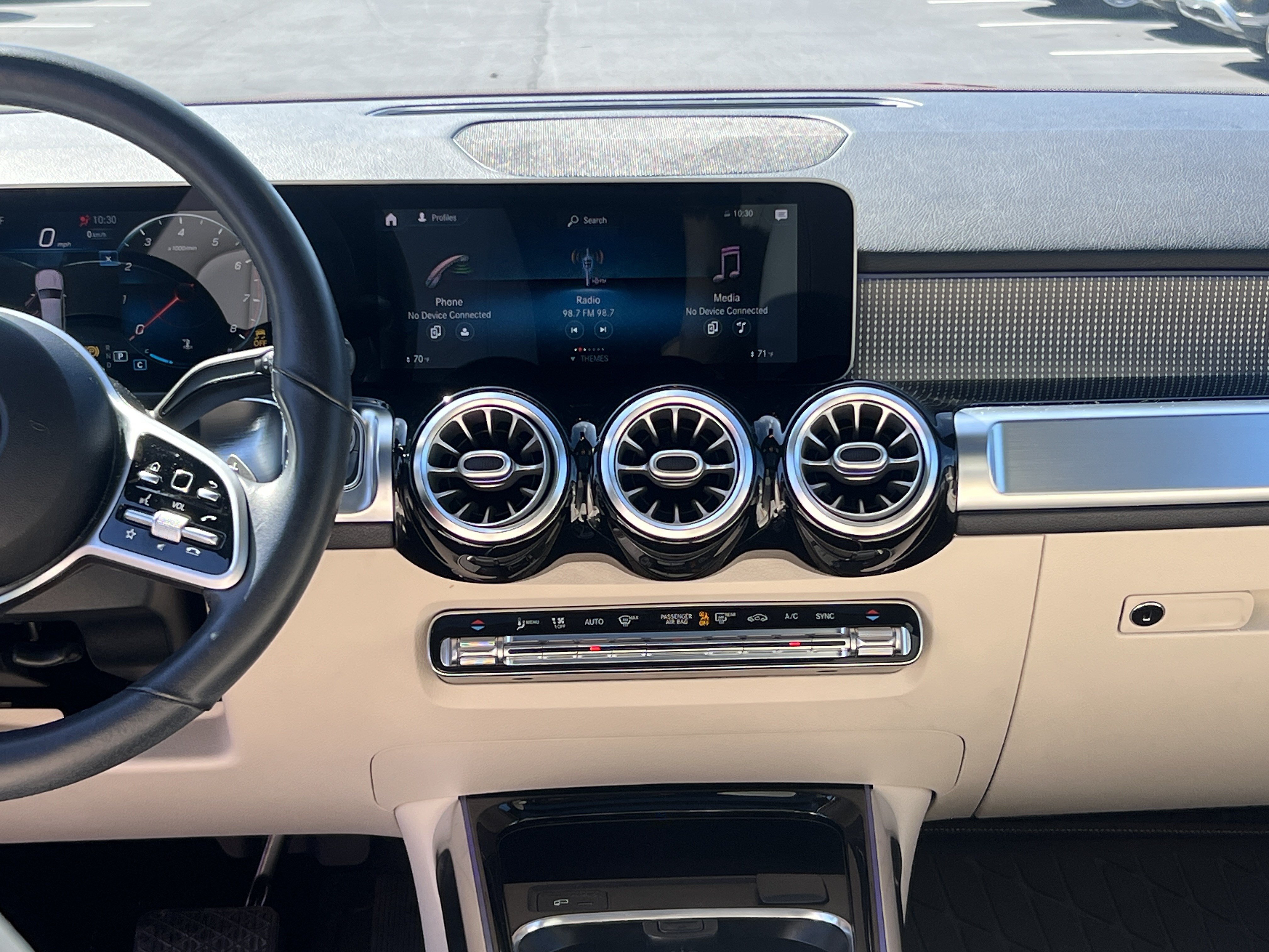 Used 2020 Mercedes-Benz GLB 250 4MATIC image 31