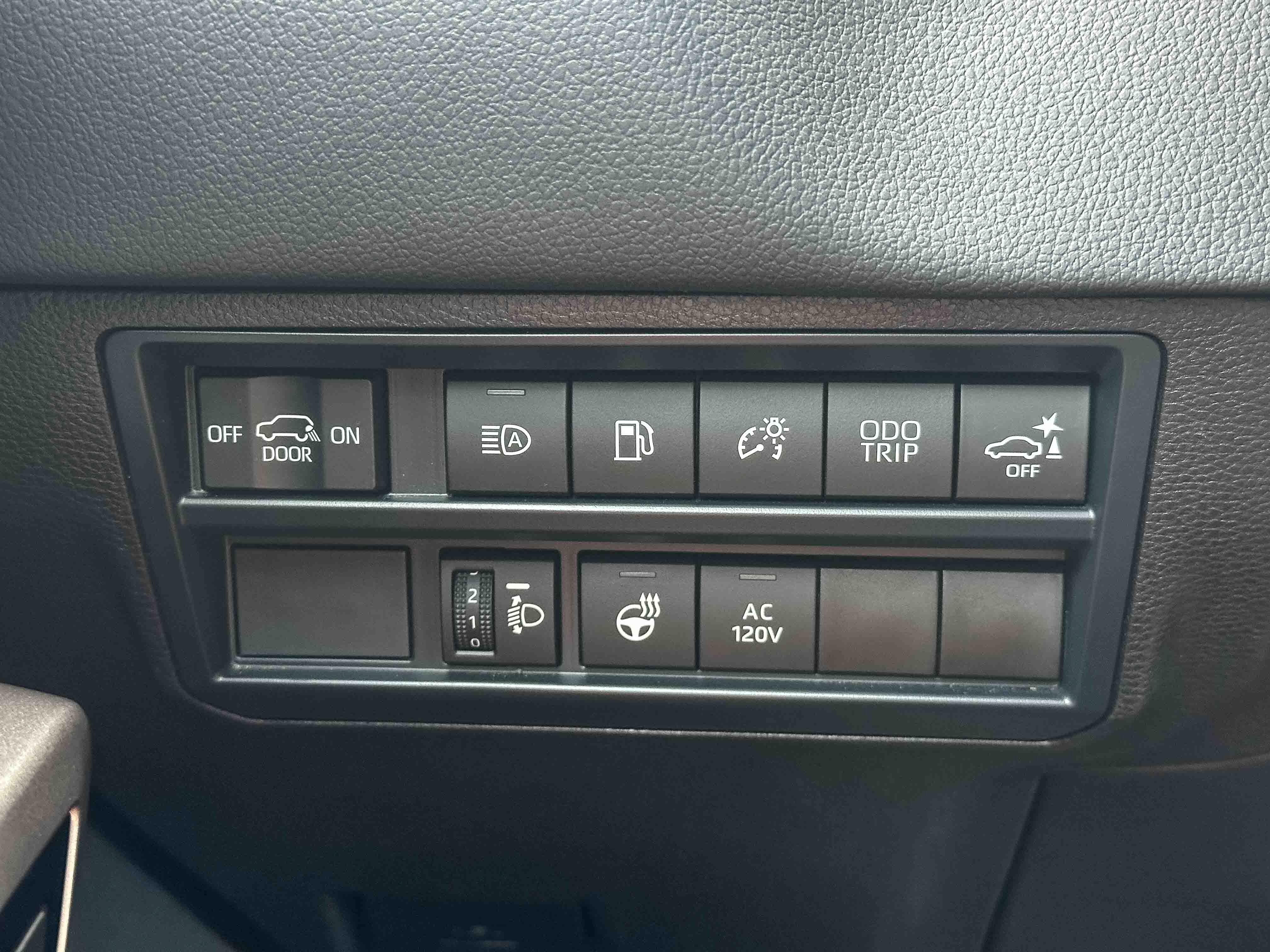 Used 2025 Toyota Sequoia Limited w/ Tow Technology Package AWD/4WD image 37