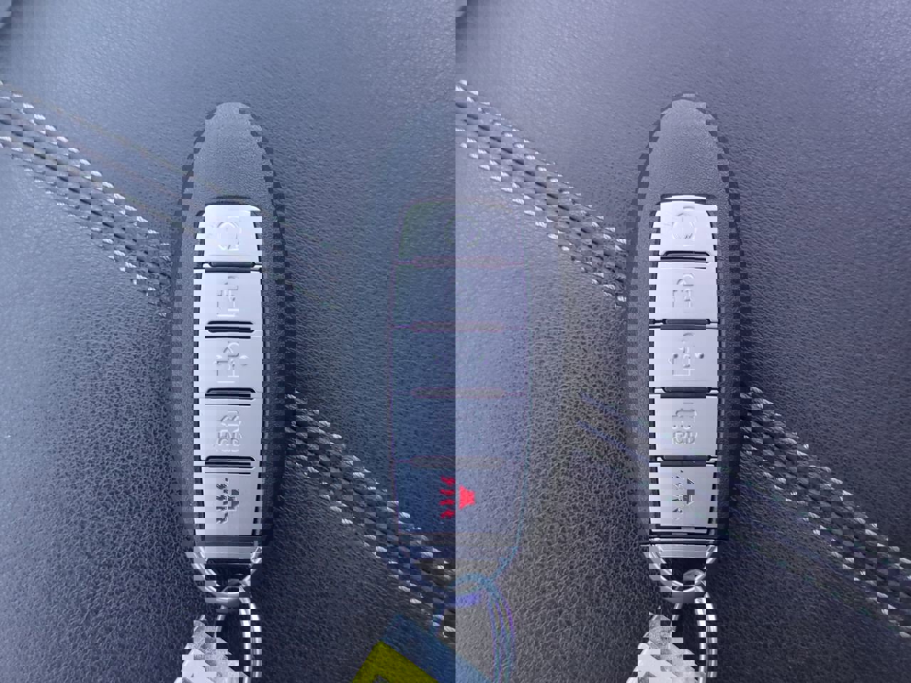 Used 2025 Nissan Pathfinder SV image 28