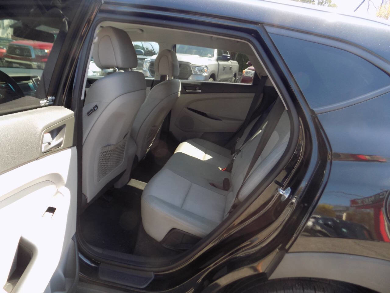 Used 2017 Hyundai Tucson SE image 11