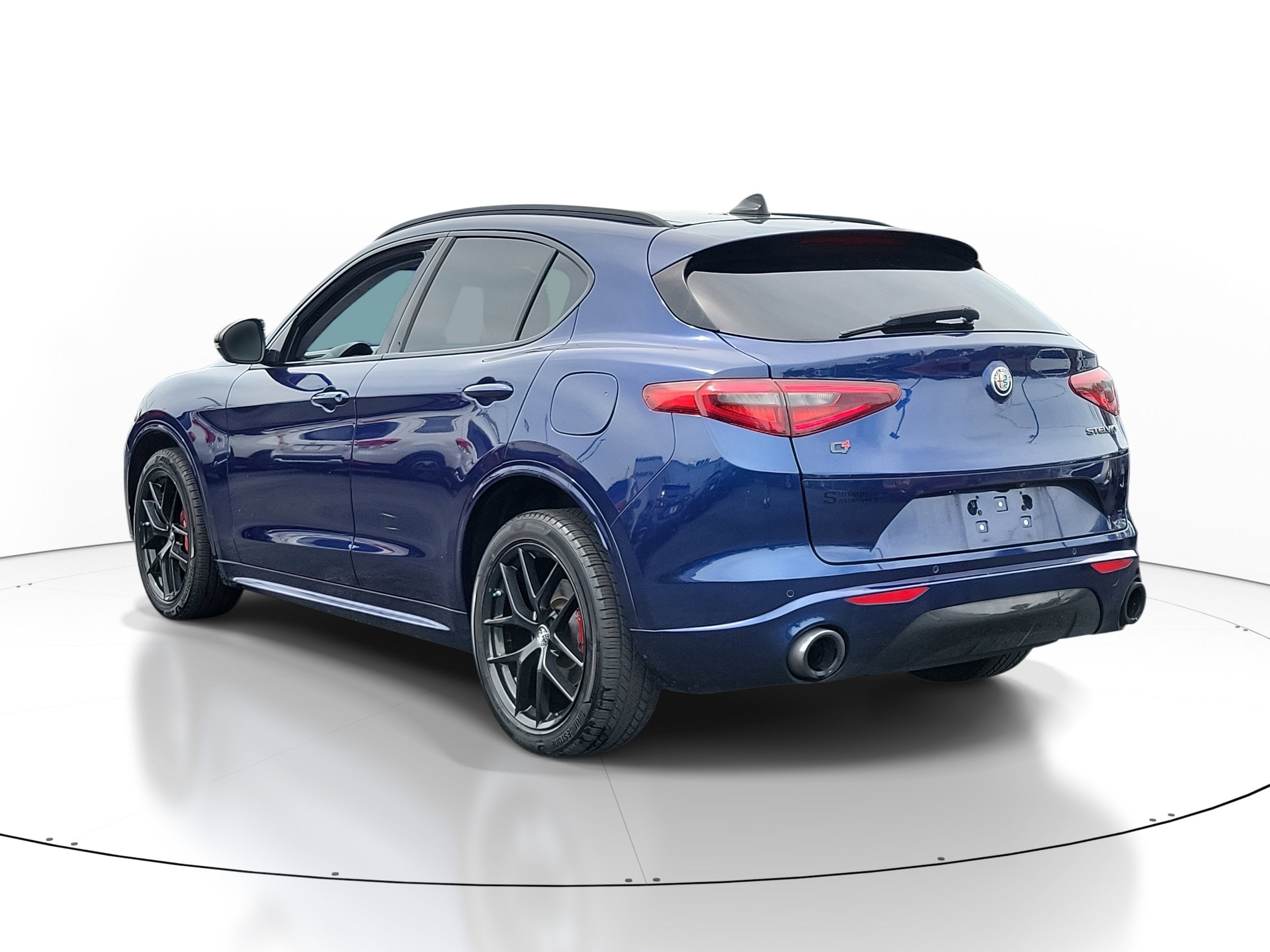 Used 2021 Alfa Romeo Stelvio Ti w/ Nero Edizione image 4