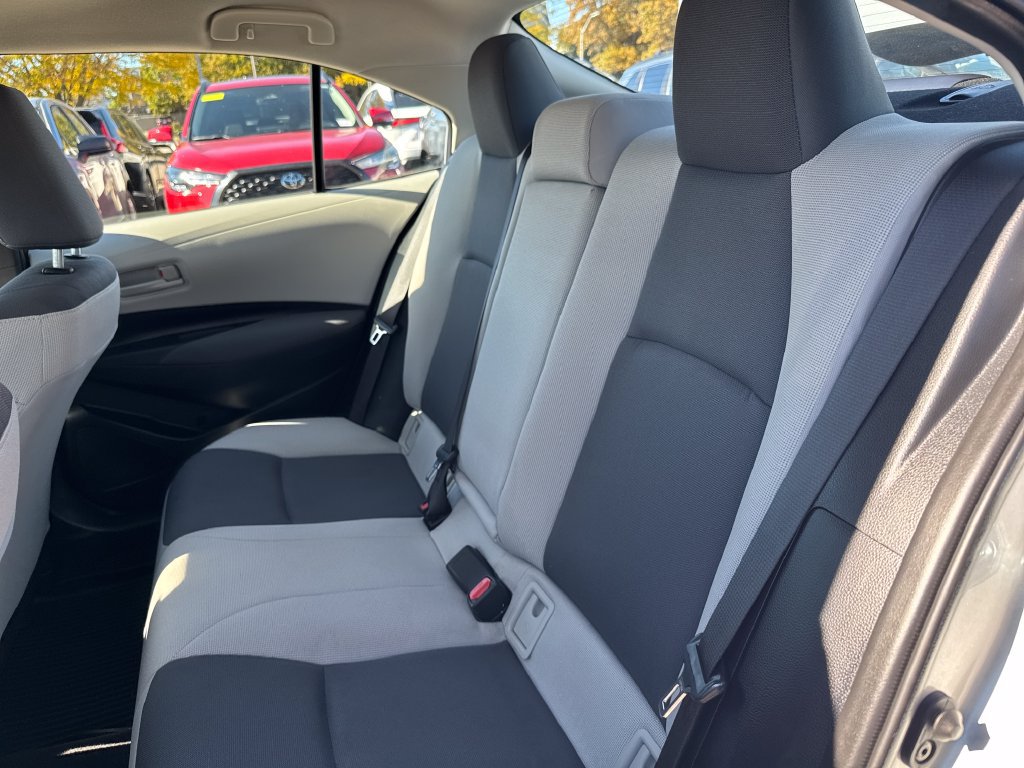 Used 2025 Toyota Corolla LE FWD image 36