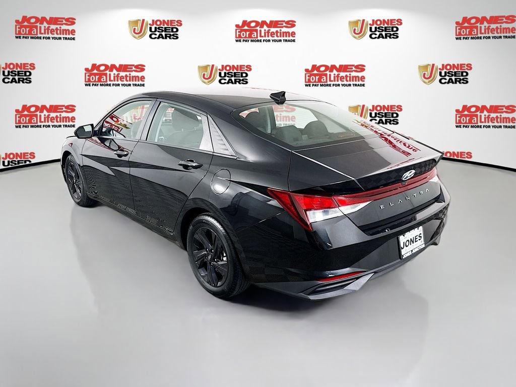 Certified 2022 Hyundai Elantra SEL w/ Cargo Package image 2