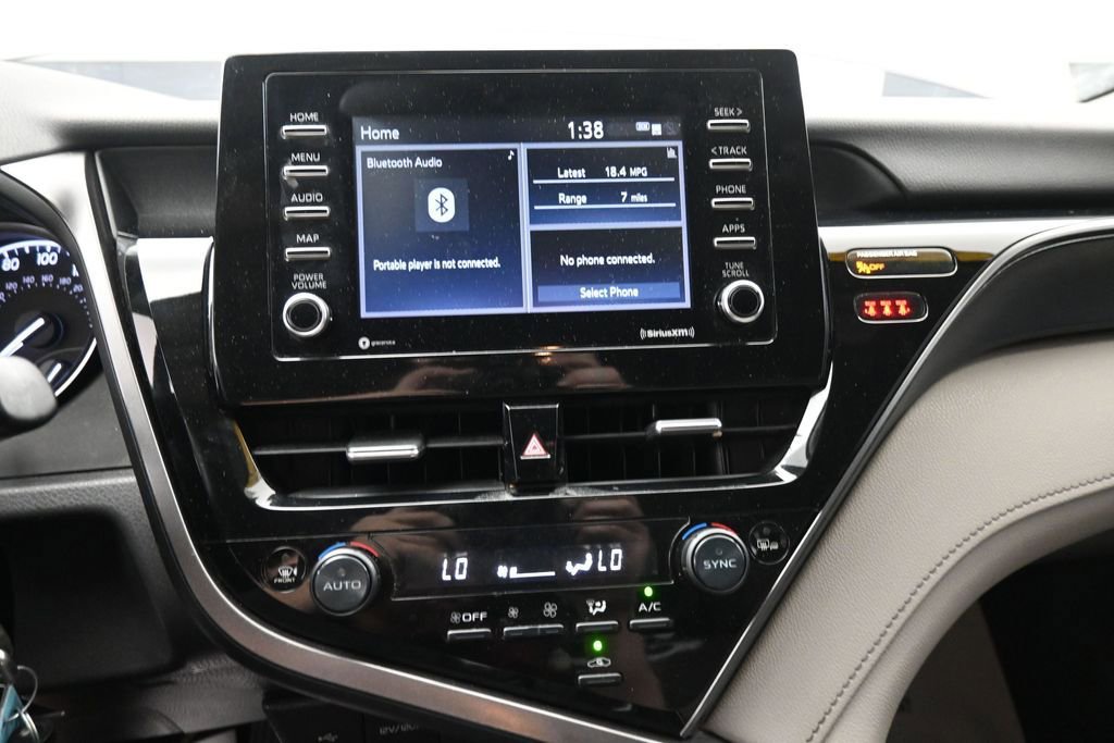 Used 2022 Toyota Camry SE FWD image 19
