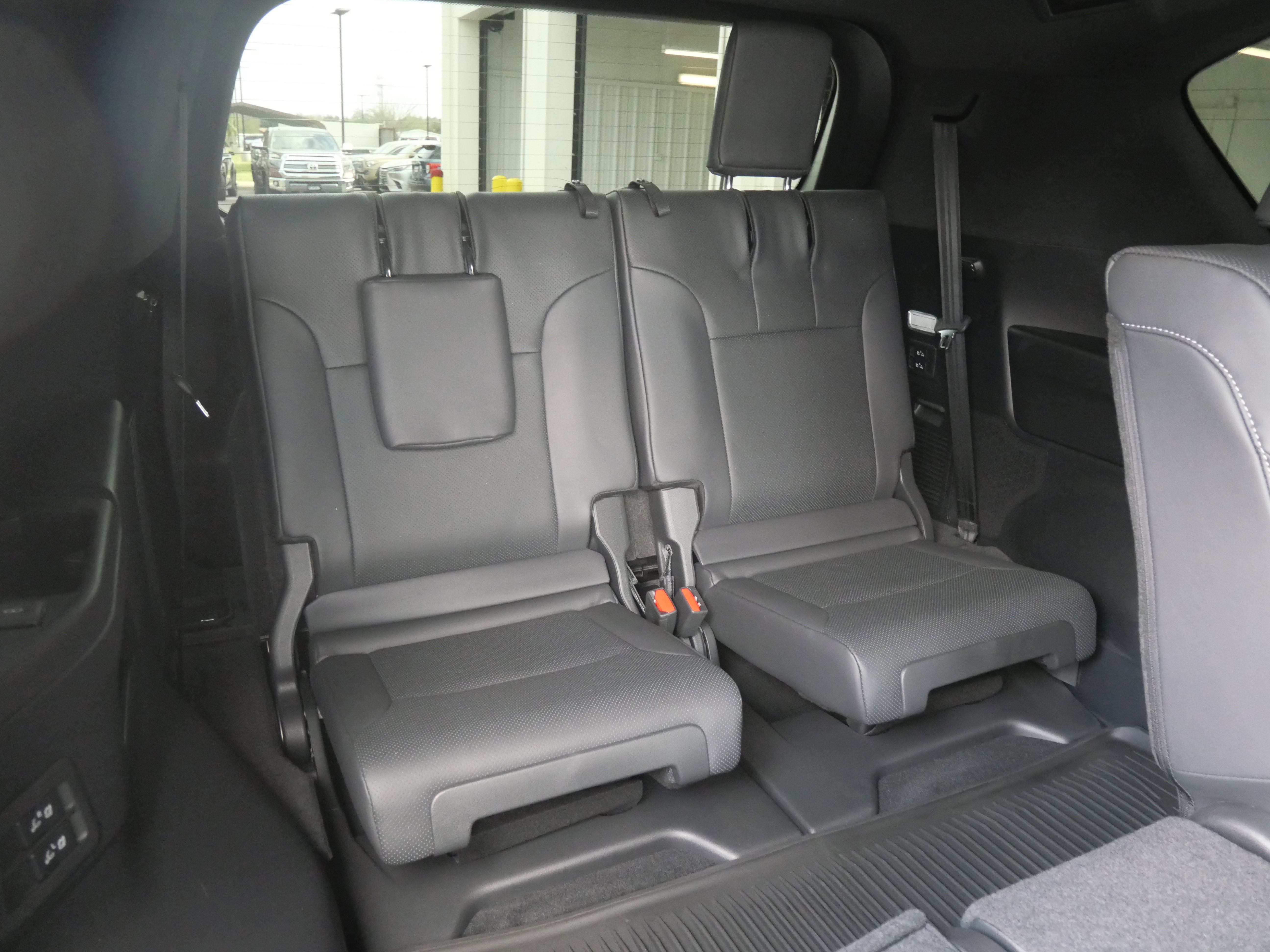 Used 2023 Lexus LX 600 F Sport image 13