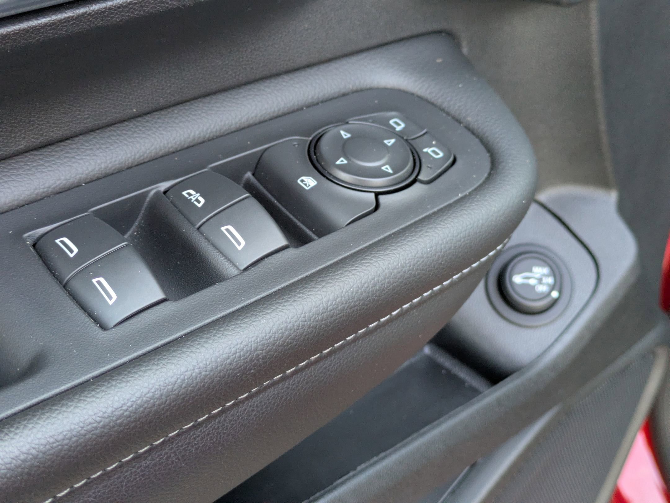 Used 2023 GMC Terrain SLE w/ Driver Convenience Package image 11