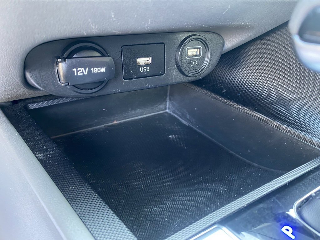 Used 2023 Hyundai Elantra SEL w/ Preferred Accessory Package image 23