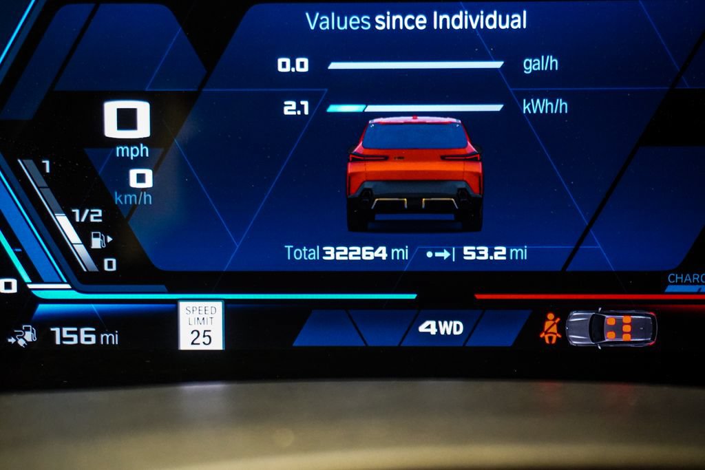Used 2024 BMW XM AWD/4WD image 32