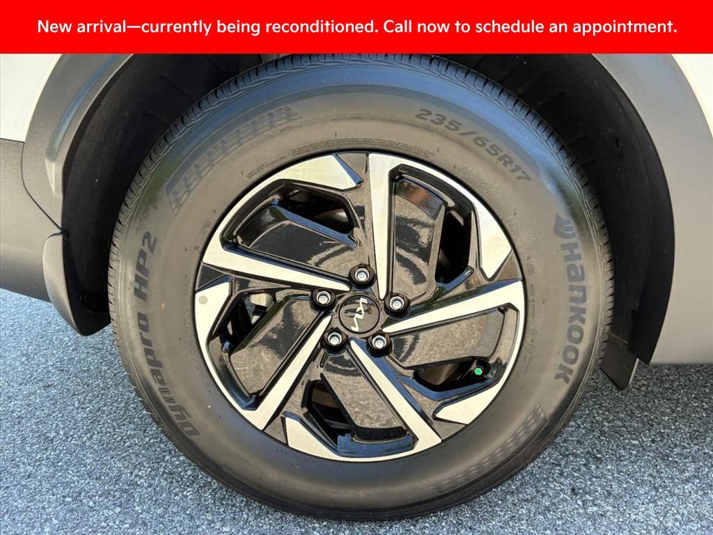 Certified 2025 Kia Sportage LX FWD image 30