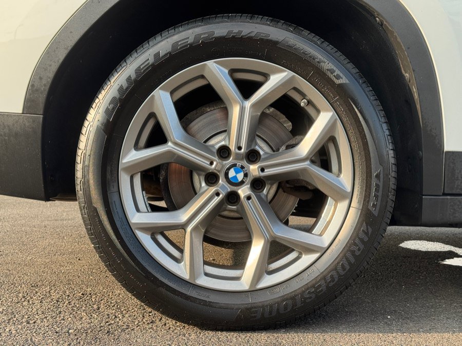 Used 2021 BMW X4 xDrive30i w/ EXECUTIVE PACKAGE w/ Premium Package AWD/4WD image 17