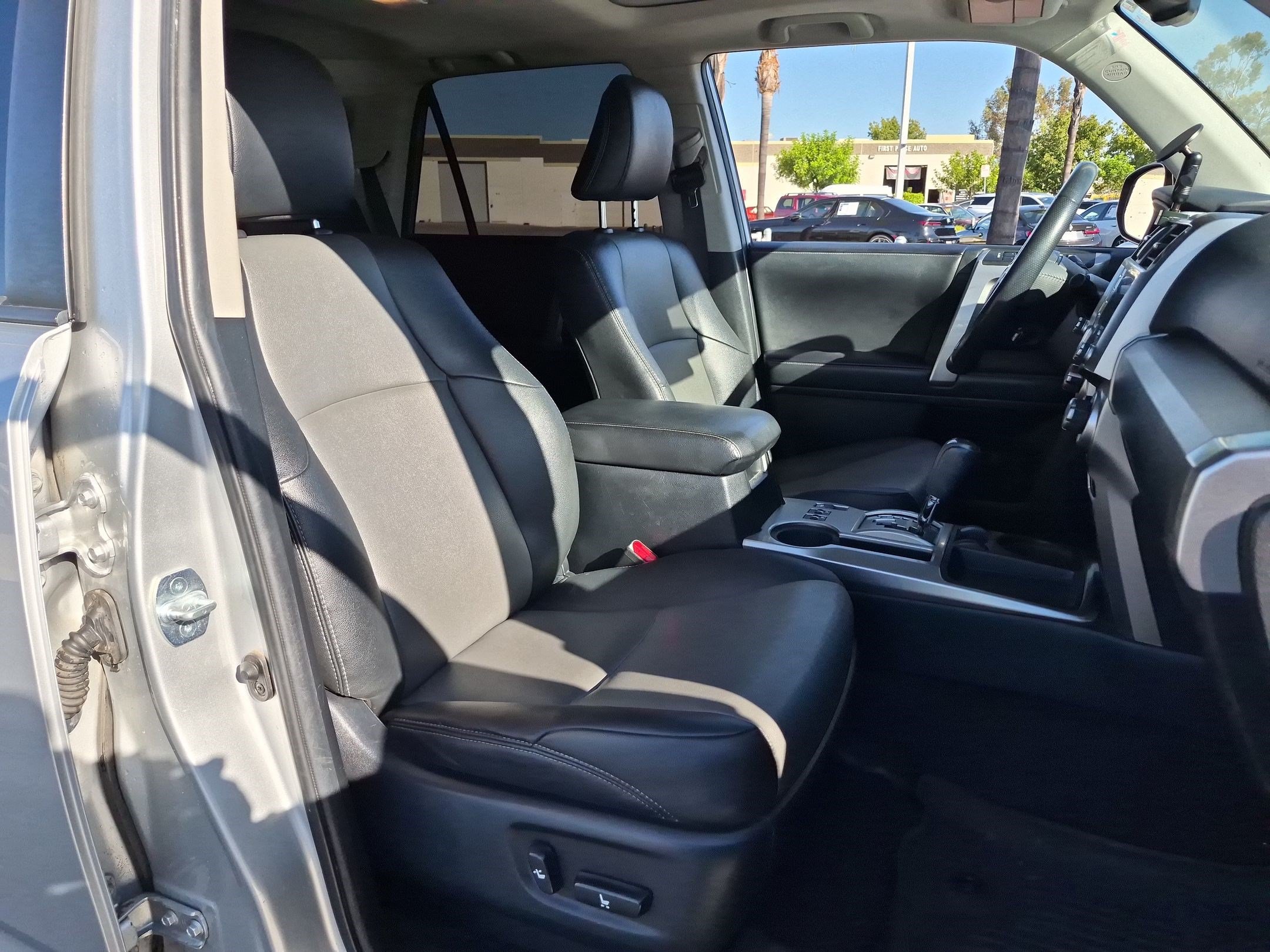 Used 2021 Toyota 4Runner SR5 Premium w/ Moonroof Package RWD image 31