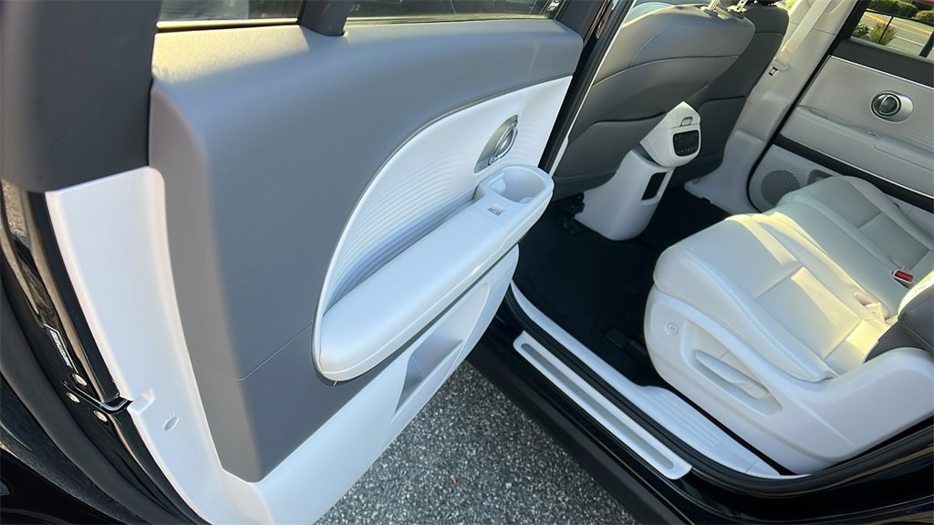 New 2026 Hyundai Ioniq 9 SEL image 16
