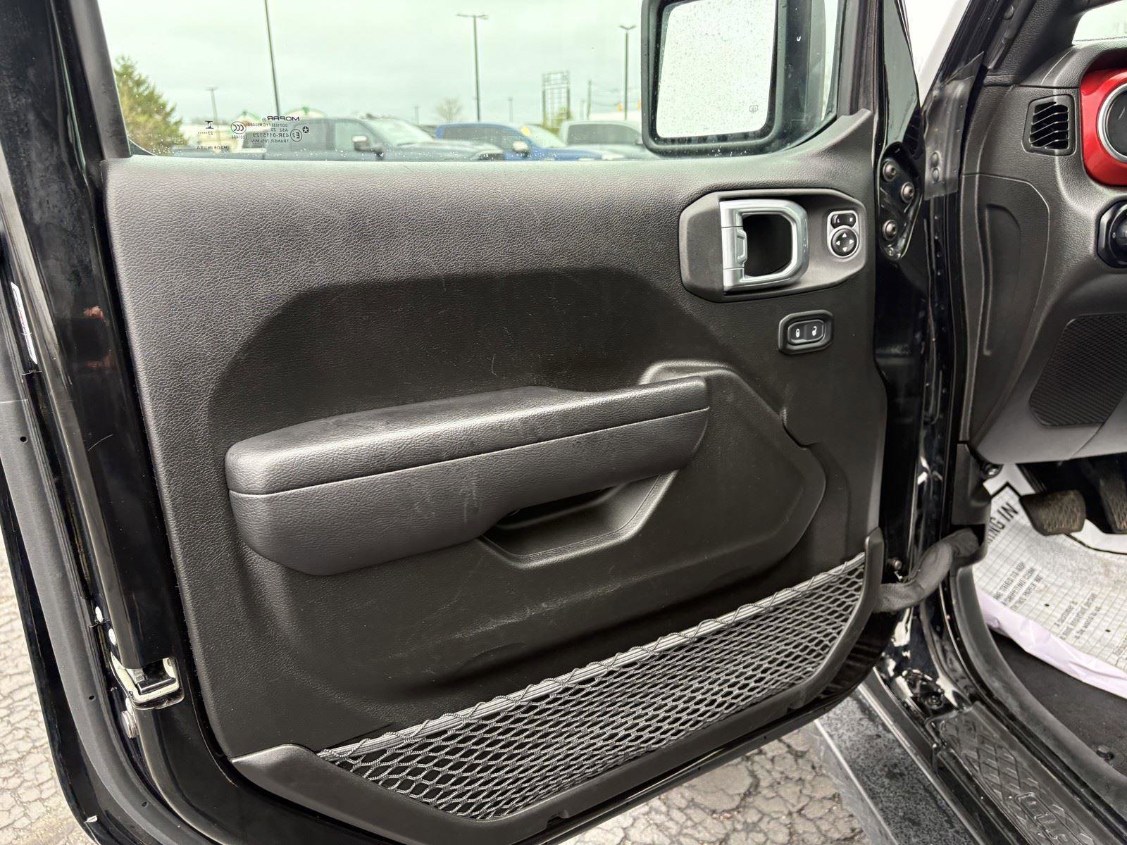 Used 2023 Jeep Gladiator Rubicon w/ LED Lighting Group AWD/4WD image 18