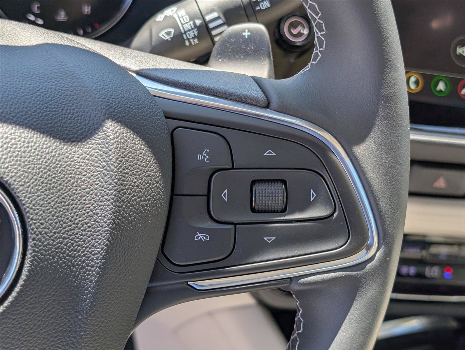 Used 2023 Buick Envision Avenir AWD/4WD image 26