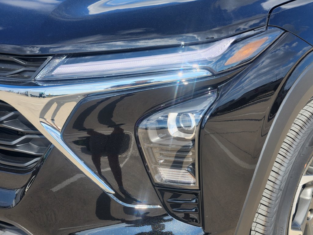 New 2026 Chevrolet Trax LT w/ Driver Confidence Package FWD image 7
