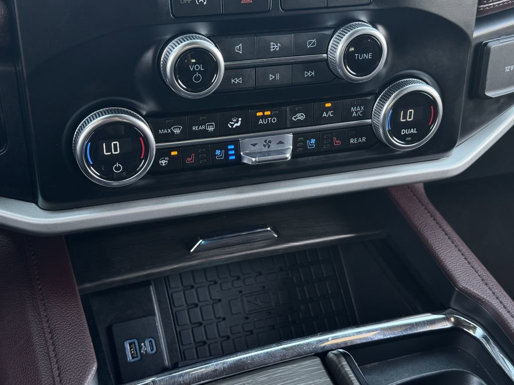 Used 2023 Ford Expedition Limited image 20