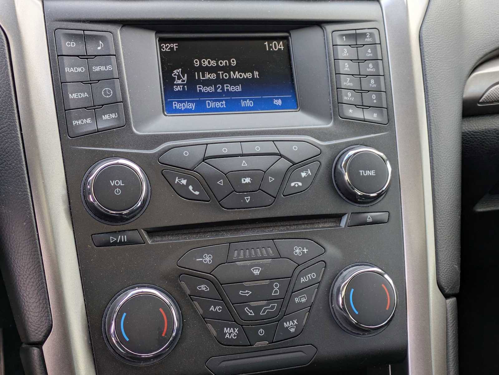 Used 2018 Ford Fusion SE image 28