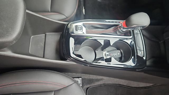 Used 2024 Chevrolet Trax RS w/ Sunroof Package image 12