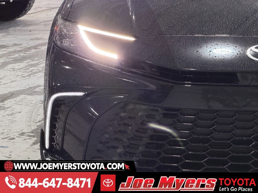 Used 2025 Toyota Camry XSE image 5