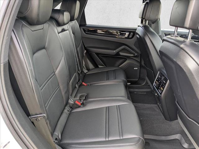 Used 2022 Porsche Cayenne image 22