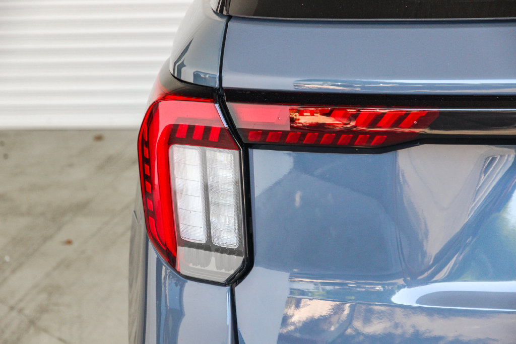 Certified 2026 Ford Explorer Active w/ Active Comfort Package AWD/4WD image 7
