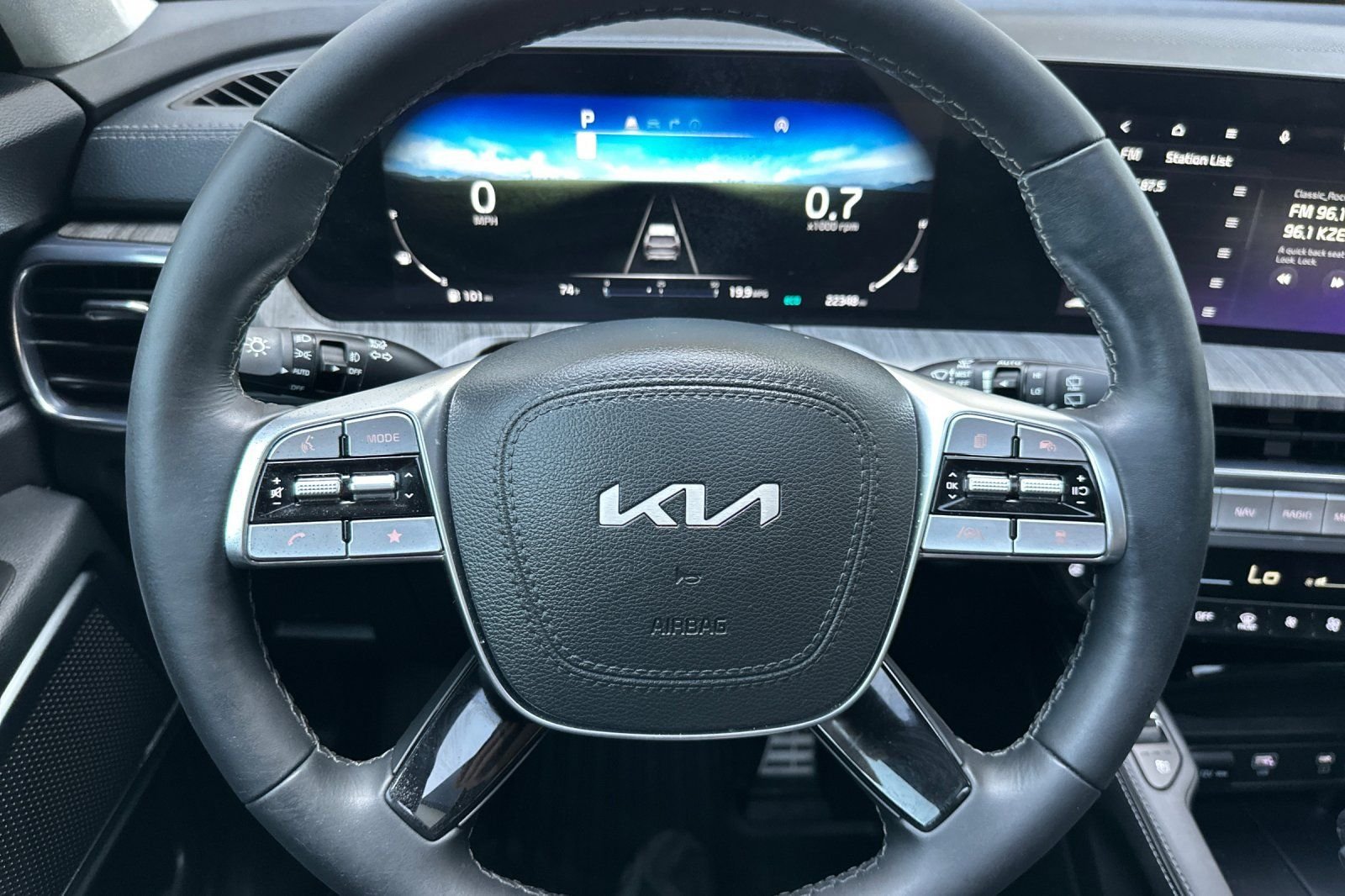 Used 2025 Kia Telluride SX Prestige AWD/4WD image 28