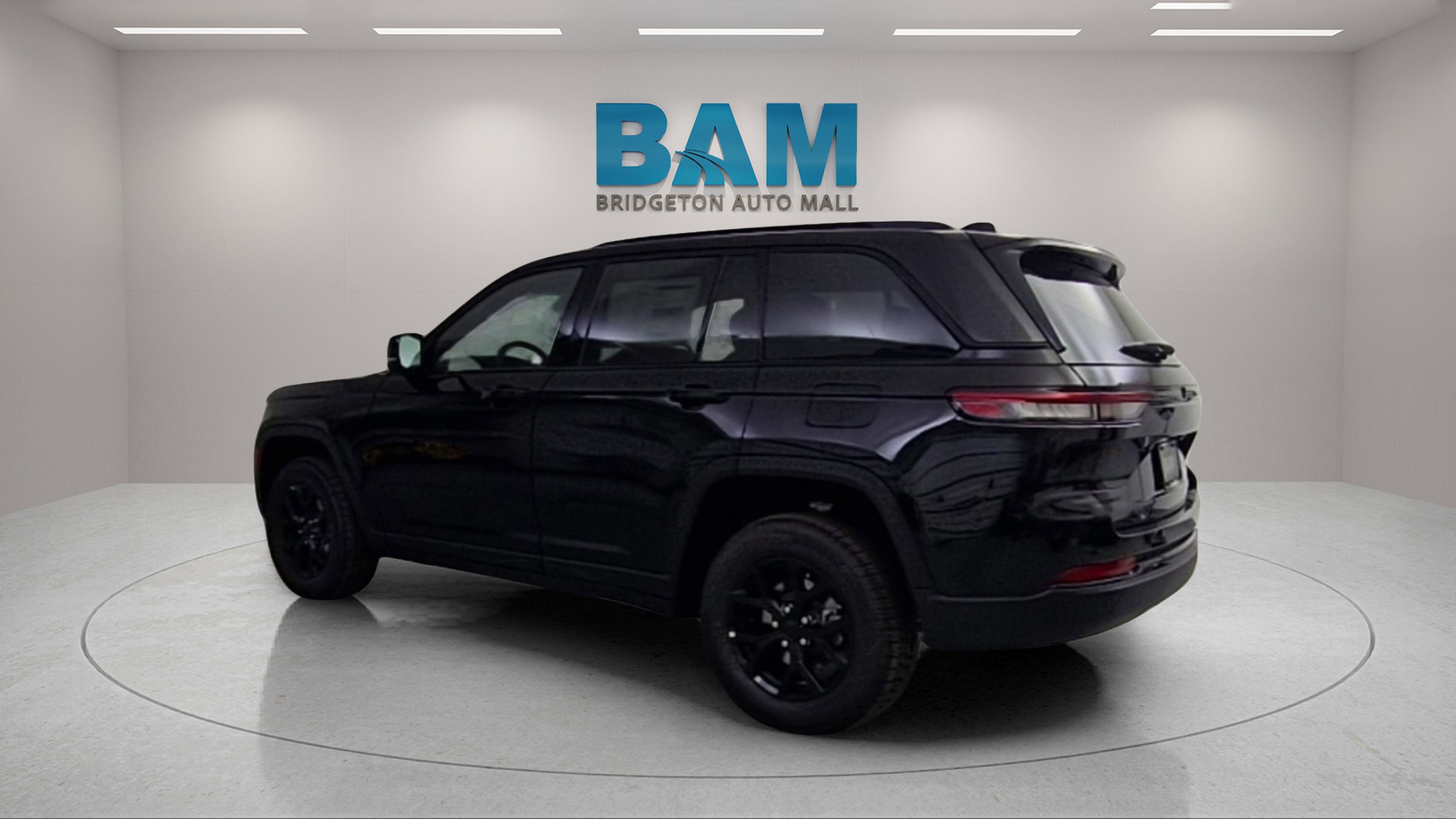 New 2025 Jeep Grand Cherokee Altitude image 5