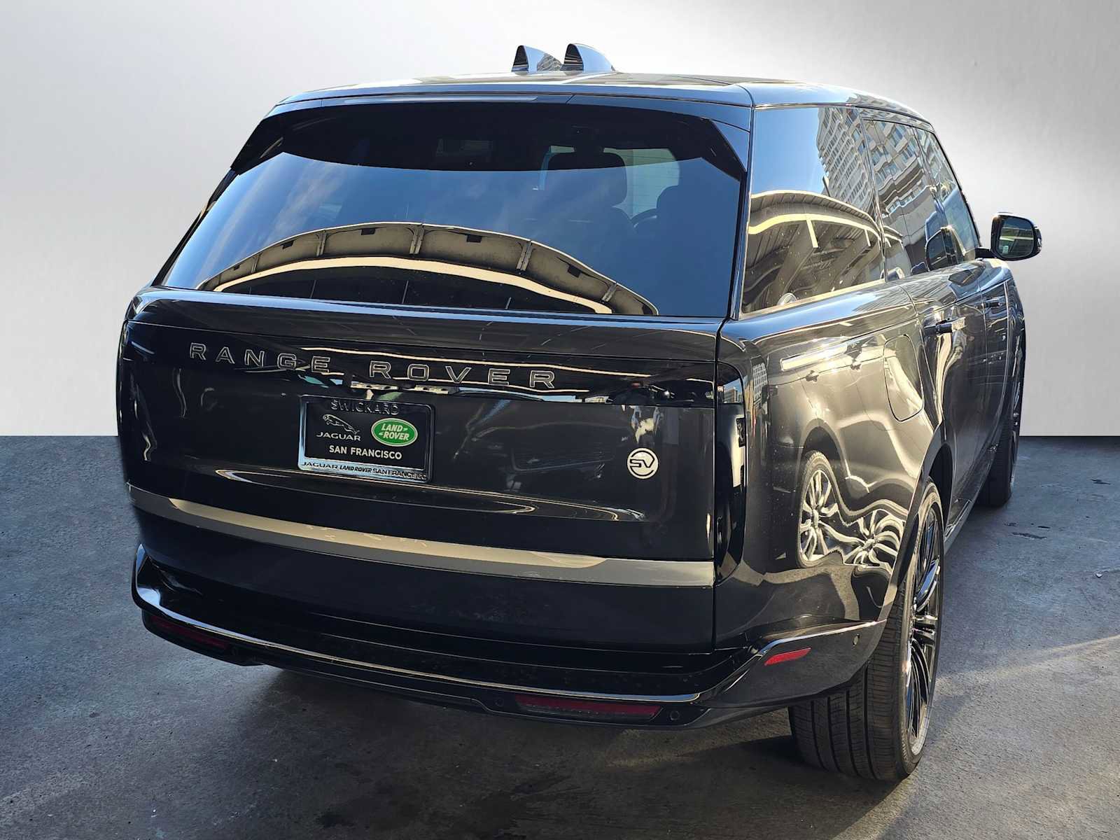 New 2025 Land Rover Range Rover SV image 7