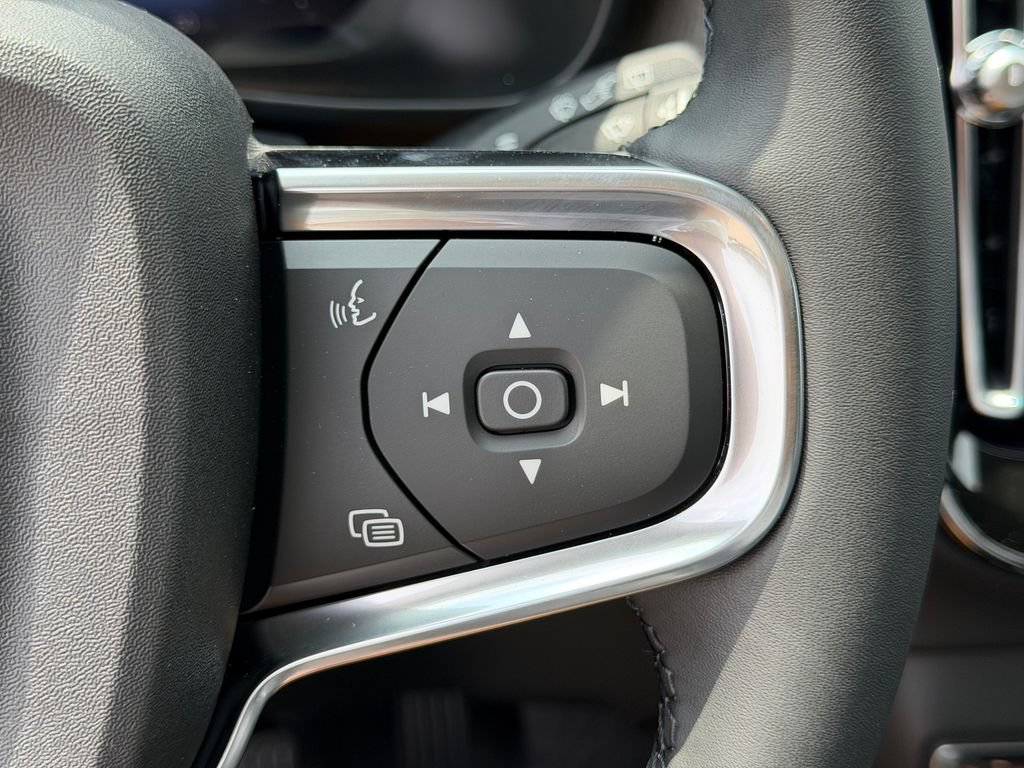 New 2026 Volvo XC40 B5 Plus w/ Climate Package AWD/4WD image 18