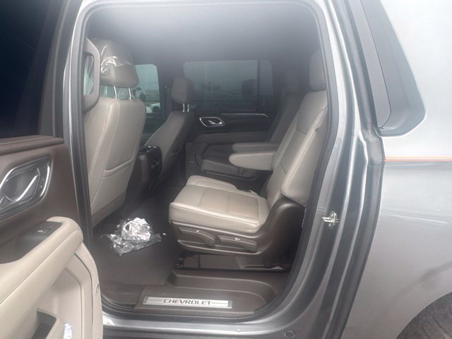 Used 2021 Chevrolet Suburban Z71 w/ Z71 Off-Road Package AWD/4WD image 9