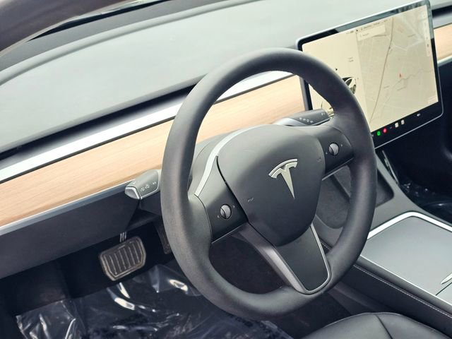 Used 2021 Tesla Model 3 Standard Range Plus image 16