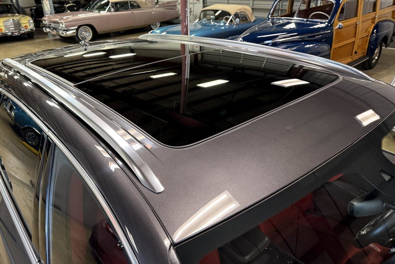 Used 2018 Bentley Bentayga image 32