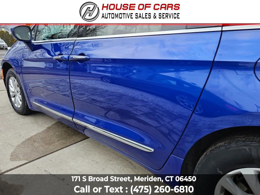 Used 2019 Chrysler Pacifica Touring-L w/ Advanced Safetytec Group image 17