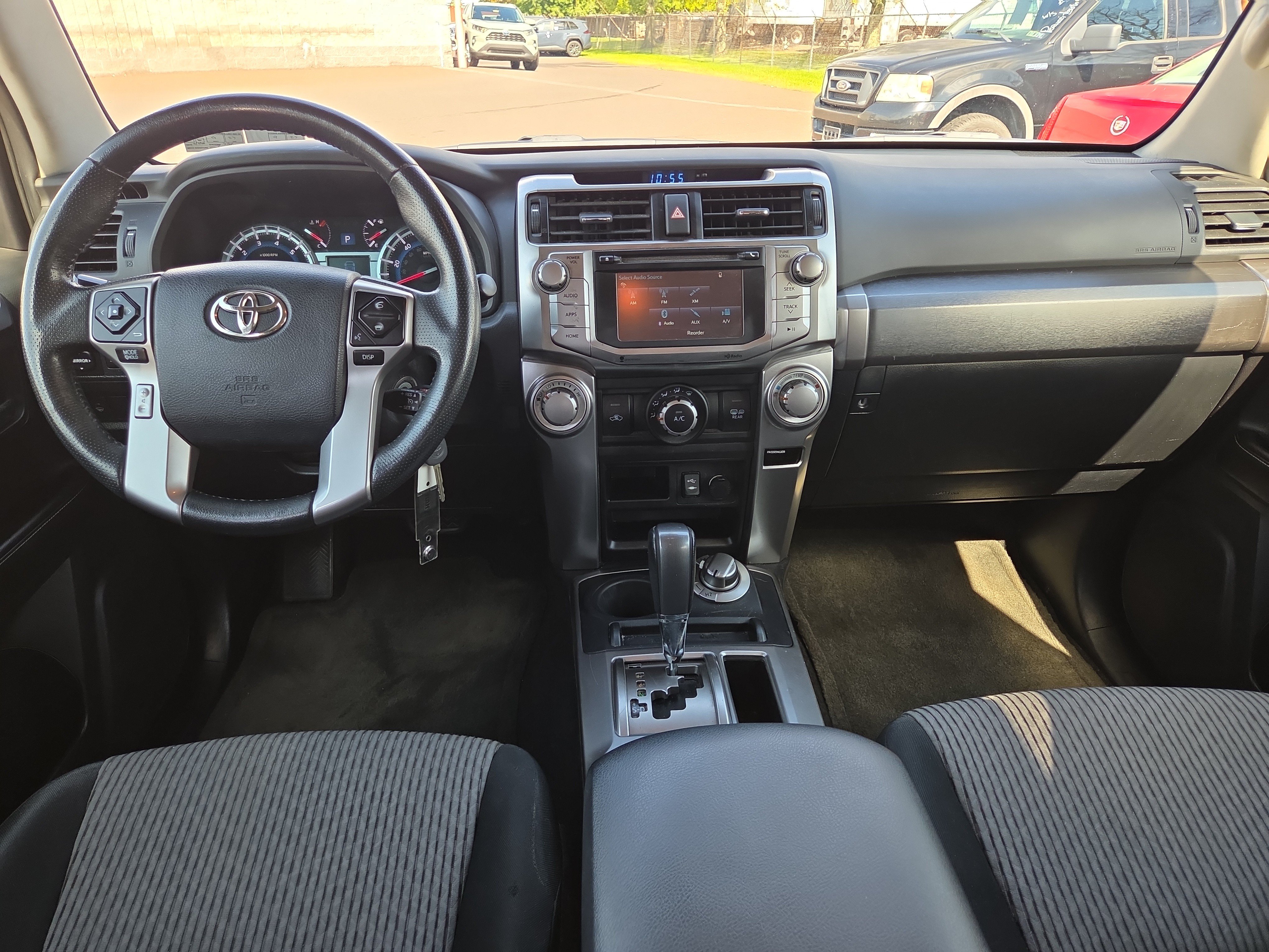 Used 2015 Toyota 4Runner SR5 AWD/4WD image 19