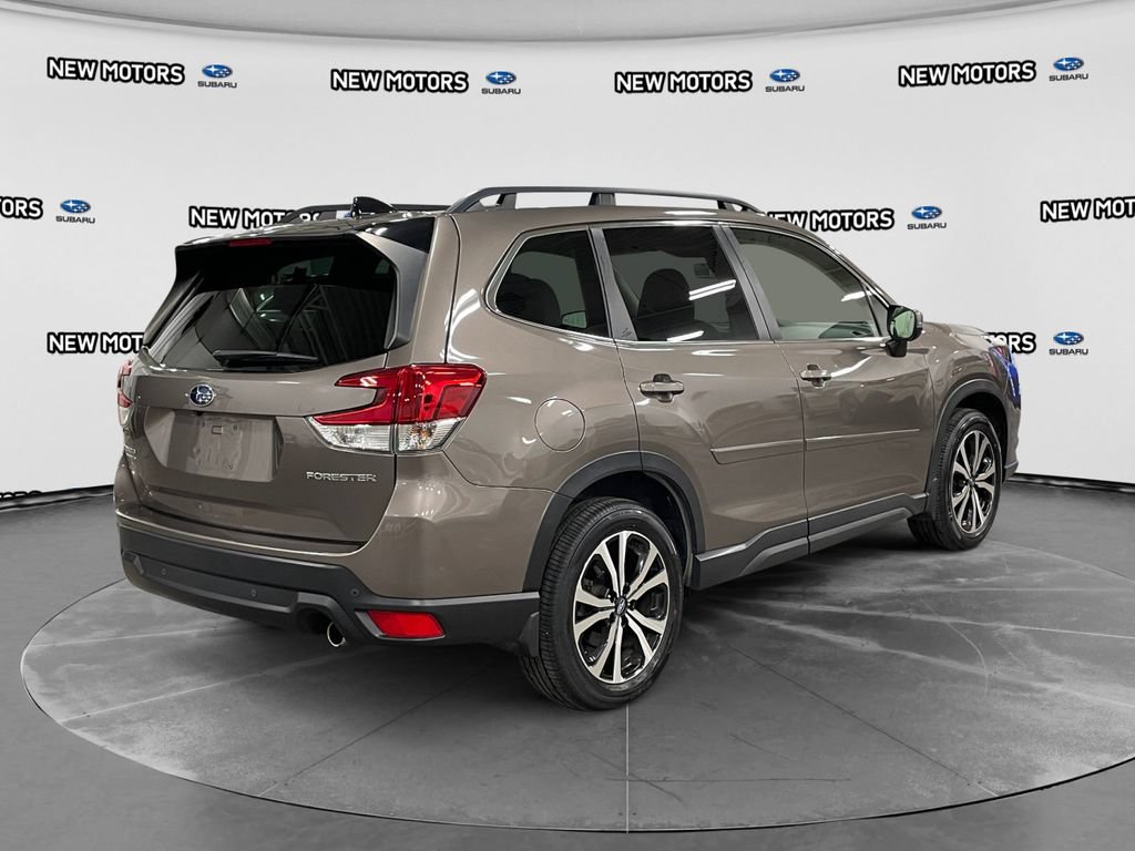 Used 2024 Subaru Forester Limited AWD/4WD image 5