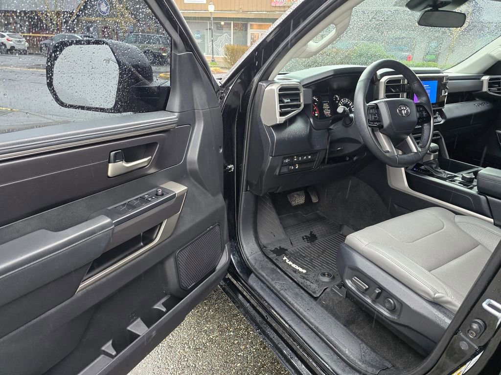 Used 2022 Toyota Tundra SR5 w/ SR5 Premium Package image 21