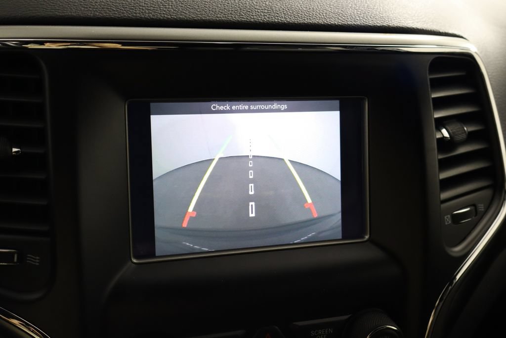 Used 2020 Jeep Grand Cherokee Laredo AWD/4WD image 35