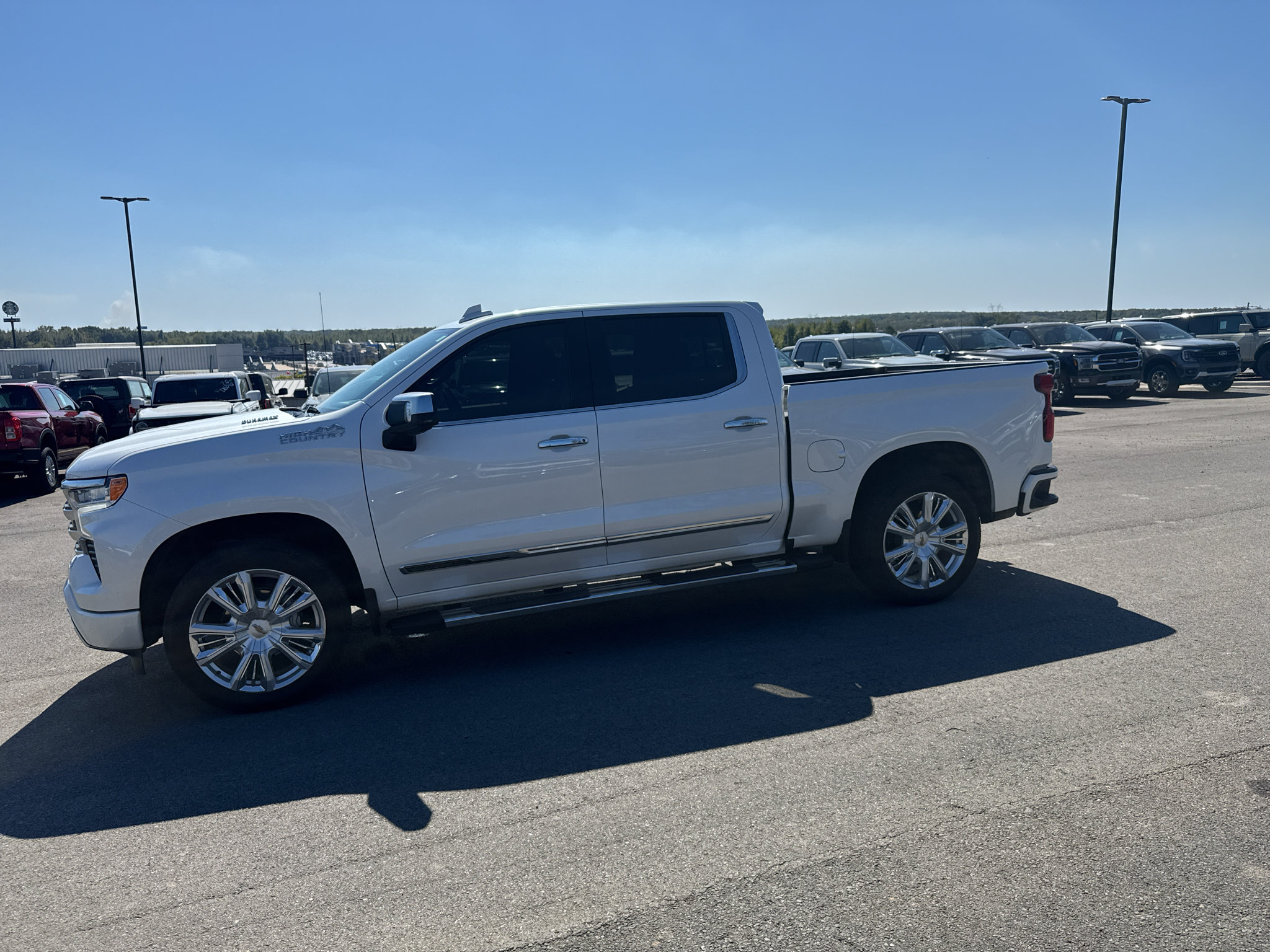 Used 2022 Chevrolet Silverado 1500 High Country AWD/4WD image 19