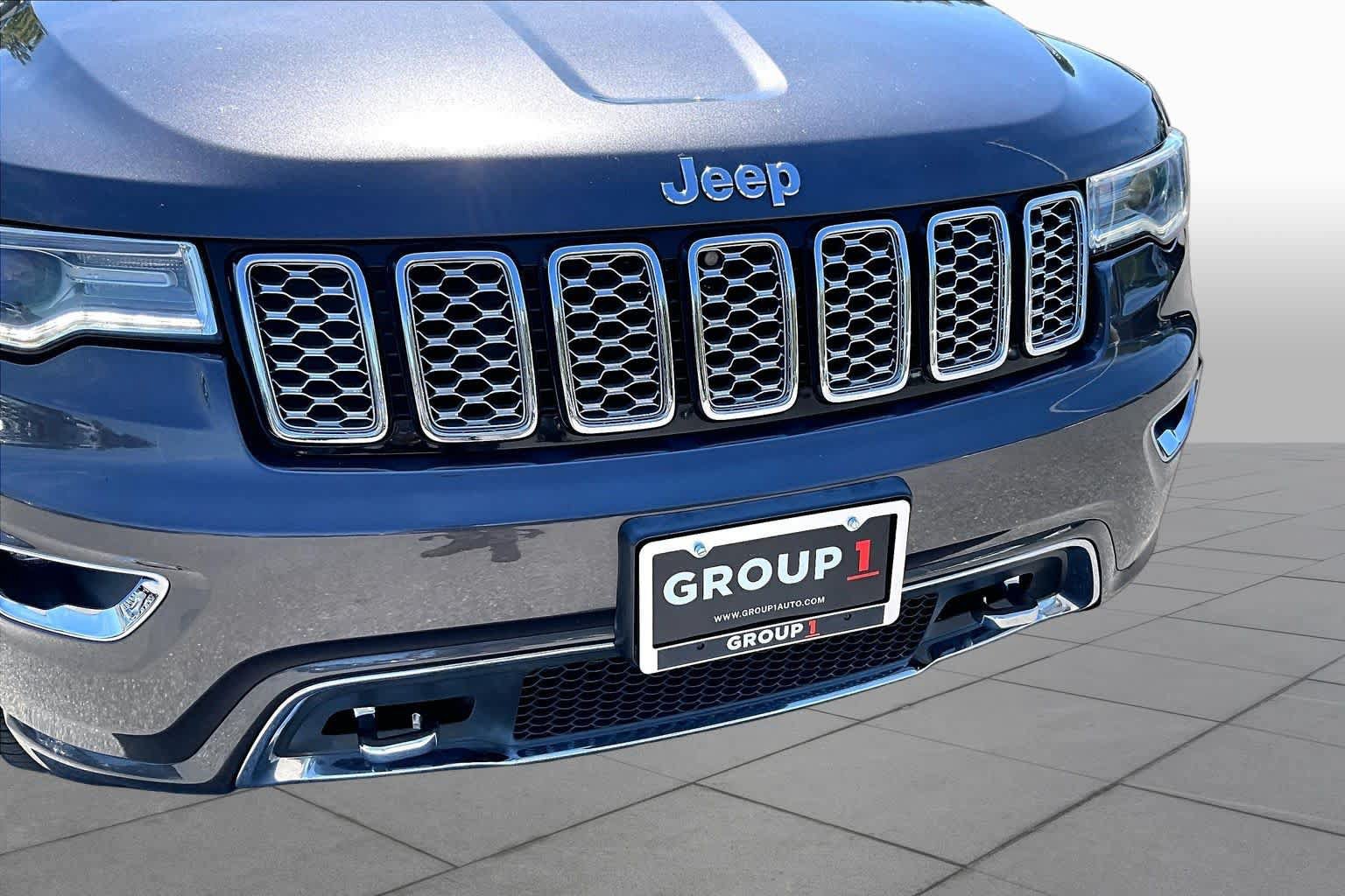 Used 2017 Jeep Grand Cherokee Overland AWD/4WD image 30