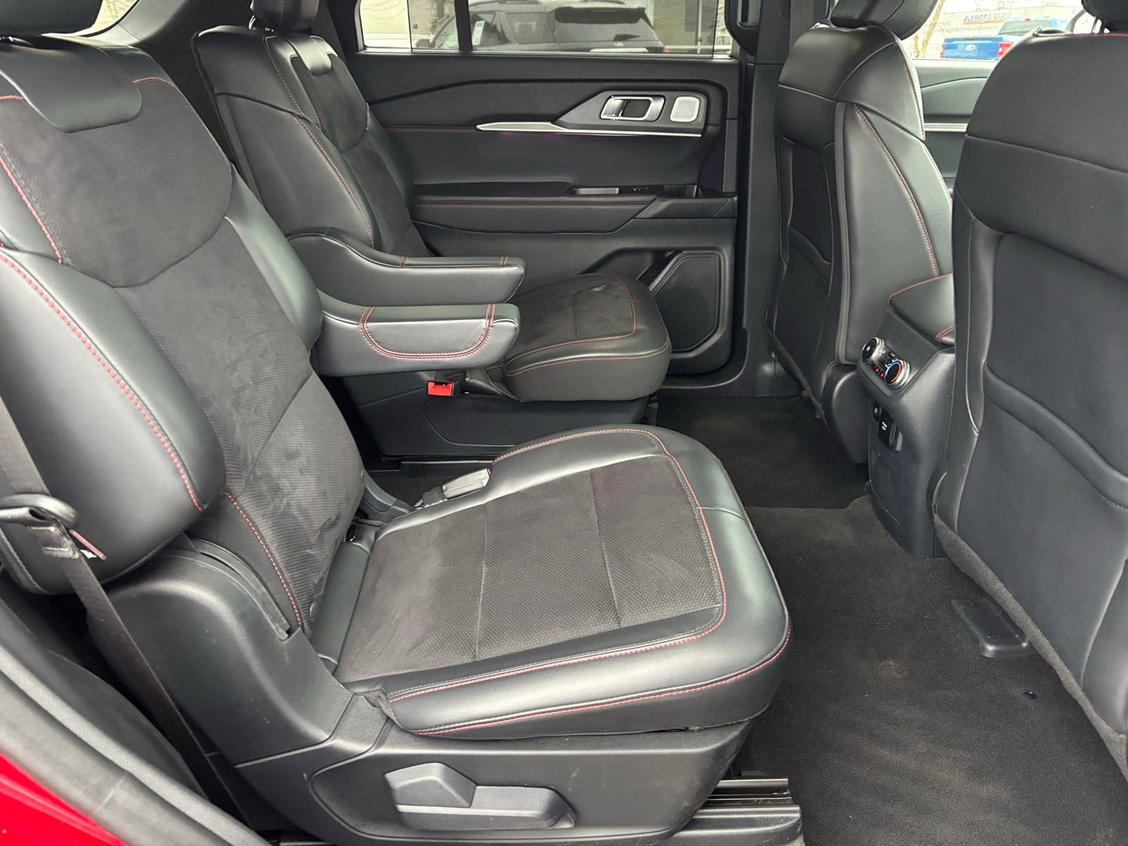 Used 2025 Ford Explorer ST image 20