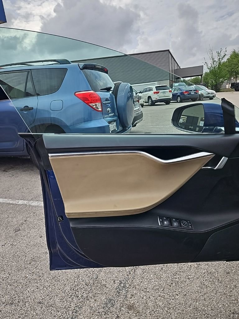 Used 2015 Tesla Model S 85D image 10